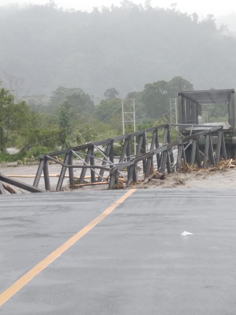 Jembatan Penghubung di Maluku Tengah Putus Akibat Terjangan Banjir